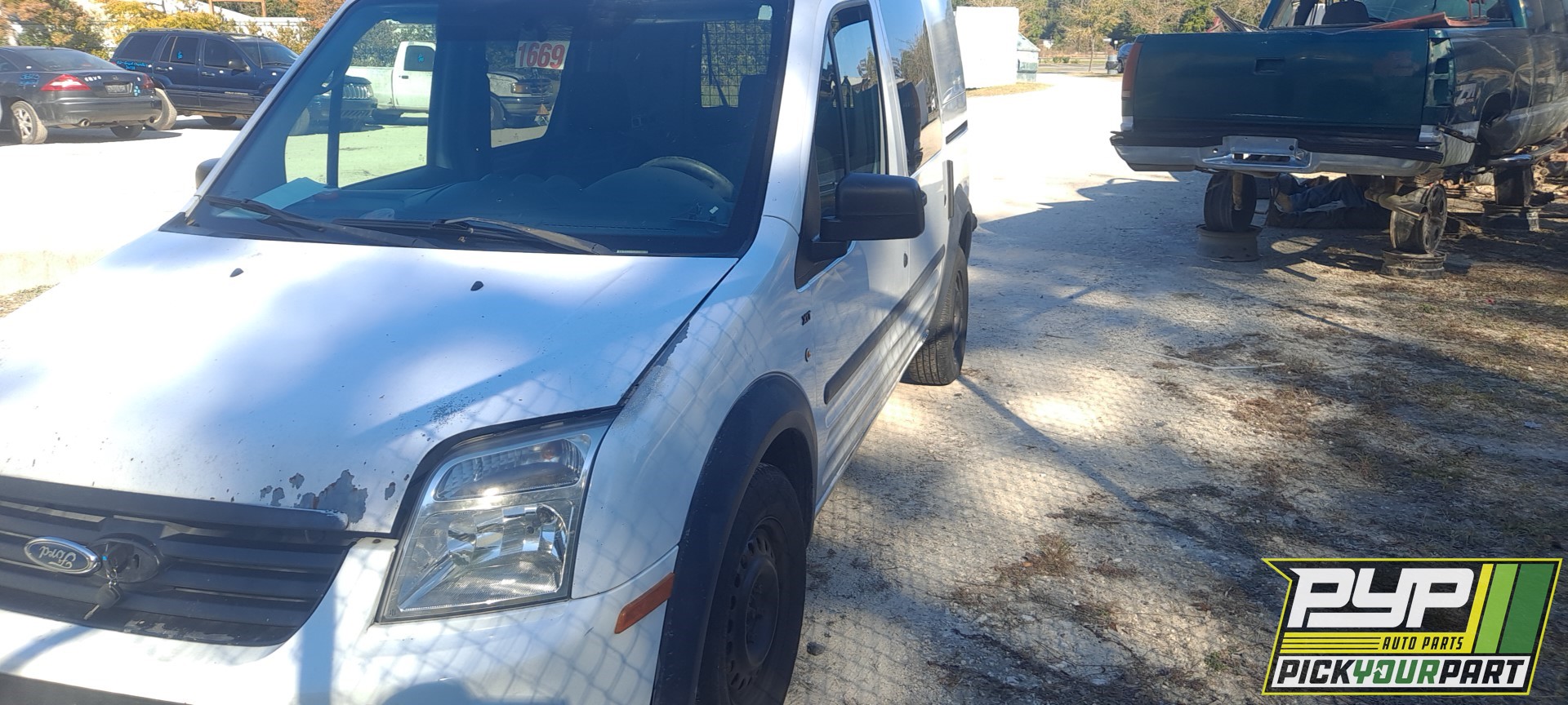 2013 FORD TRANSIT CONNECT available for parts