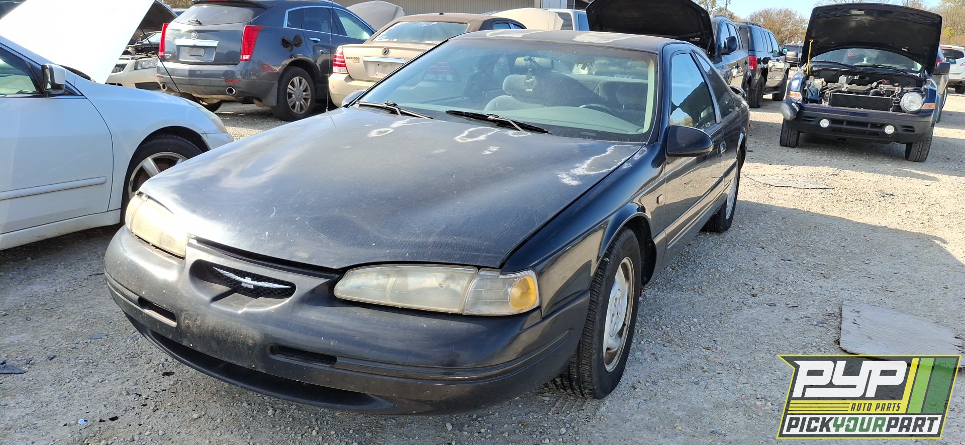 1997 FORD THUNDERBIRD available for parts