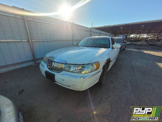 1999 LINCOLN TOWN CAR available for parts