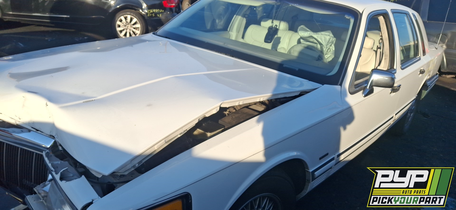 1992 LINCOLN TOWN CAR available for parts