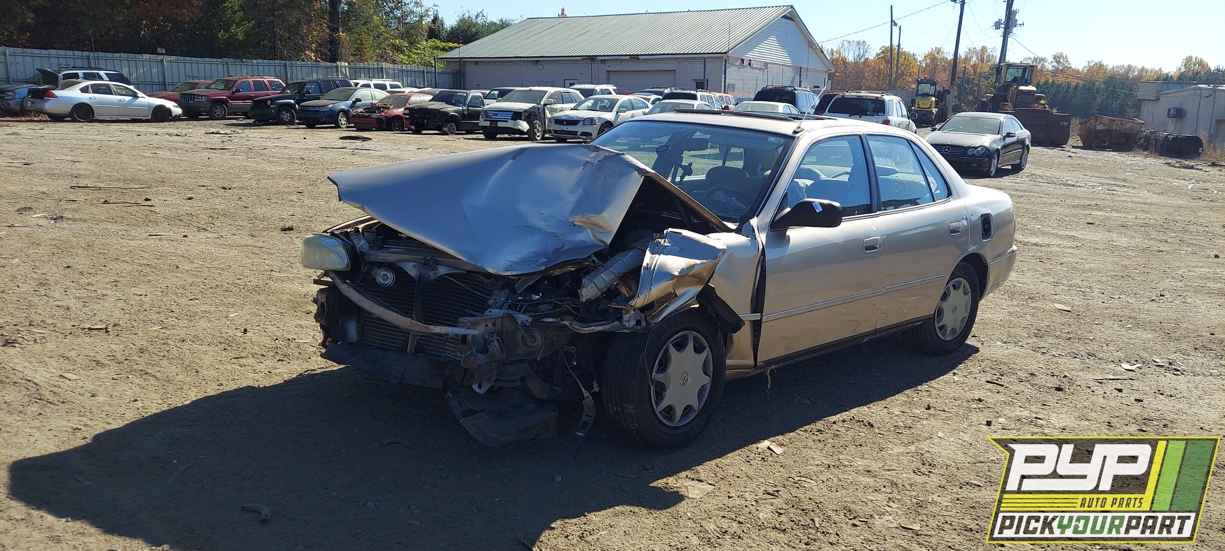 1995 TOYOTA CAMRY available for parts