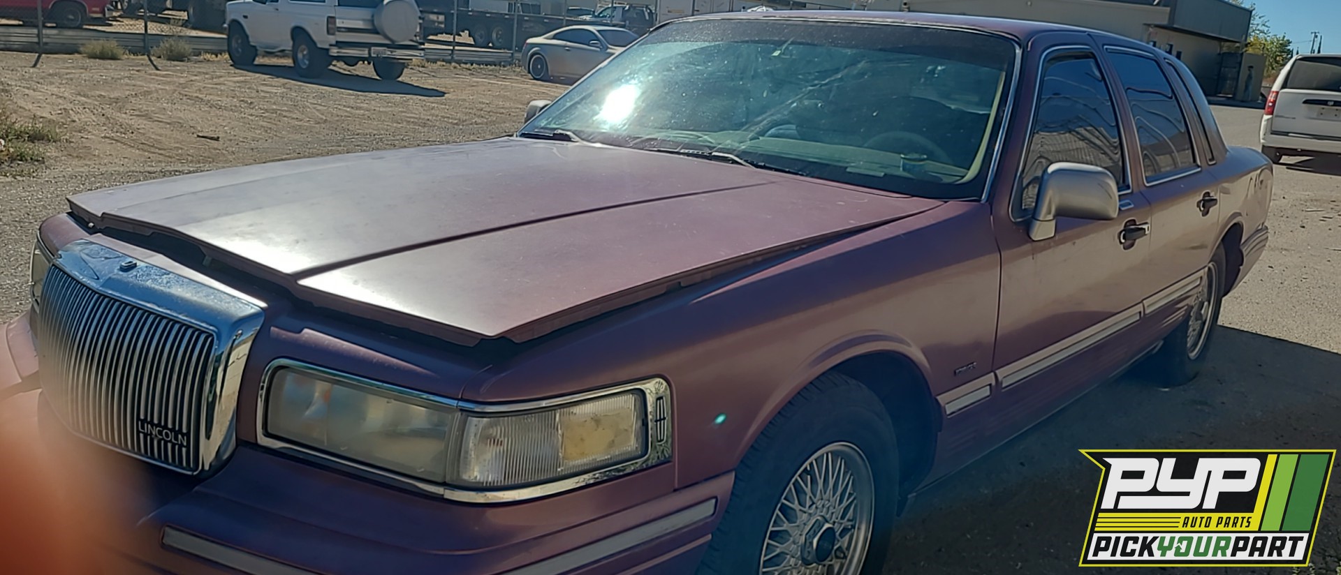 1995 LINCOLN TOWN CAR available for parts