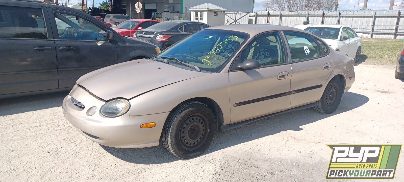 1999 FORD TAURUS available for parts