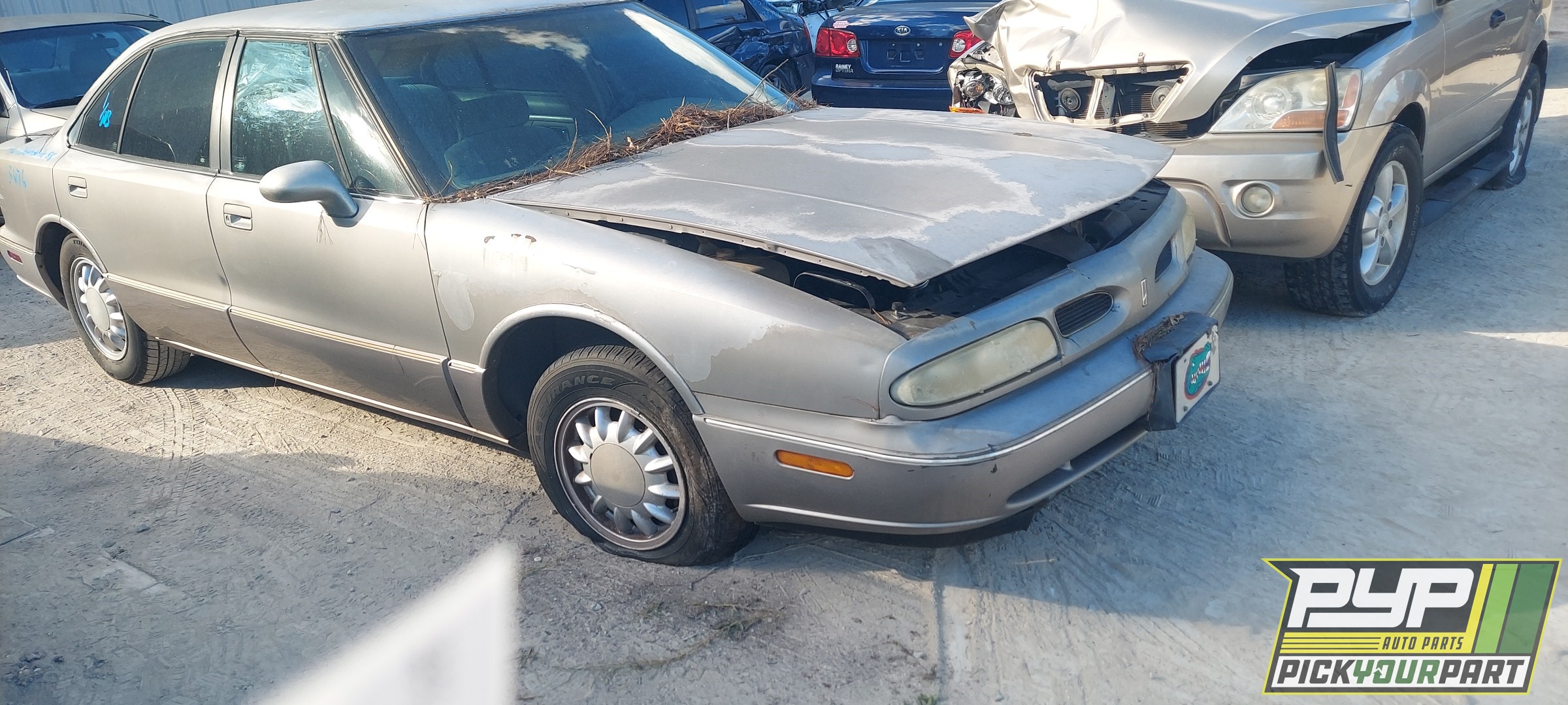 1996 OLDSMOBILE 88 available for parts