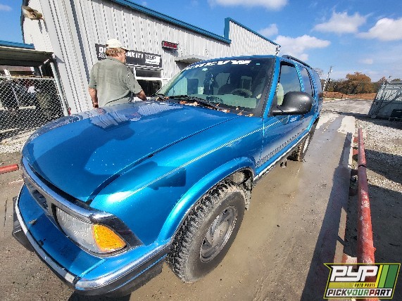 1995 CHEVROLET BLAZER available for parts