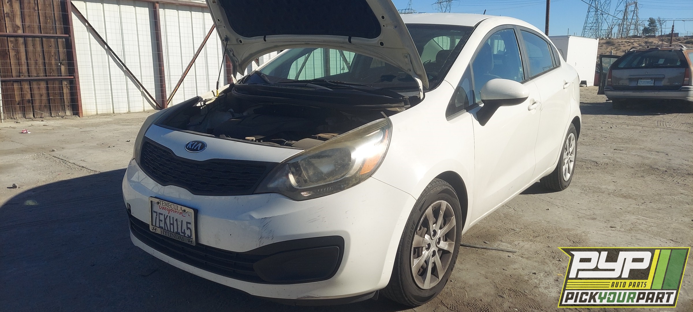 2014 KIA RIO partes disponibles