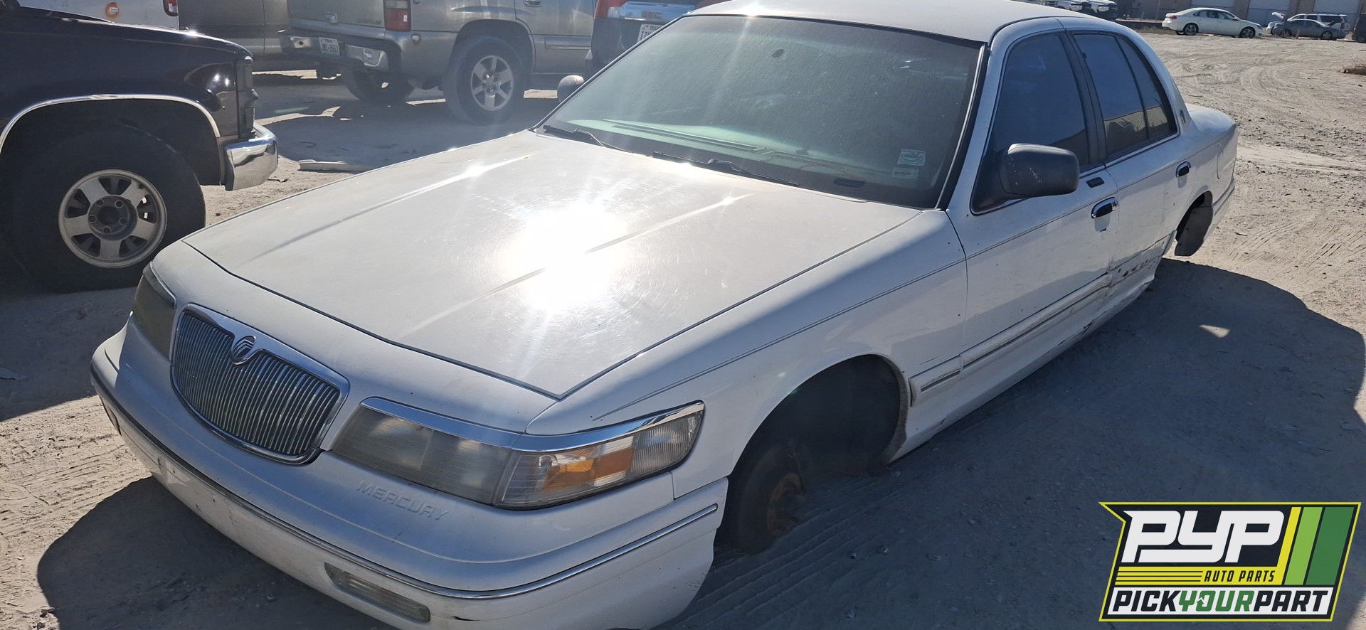 1995 MERCURY GRAND MARQUIS available for parts