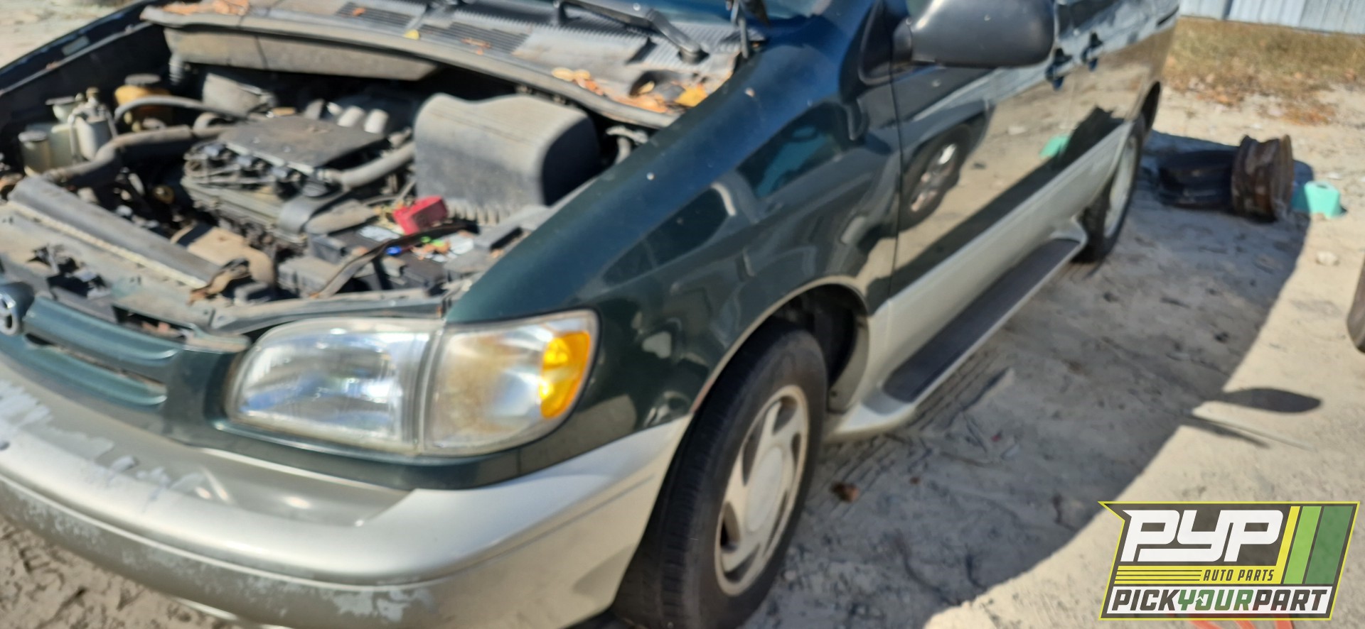 1999 TOYOTA SIENNA available for parts