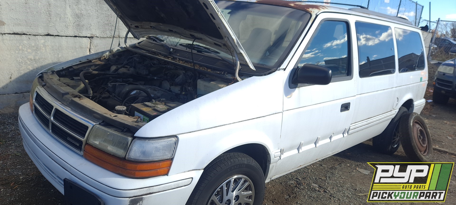 1993 DODGE GRAND CARAVAN available for parts