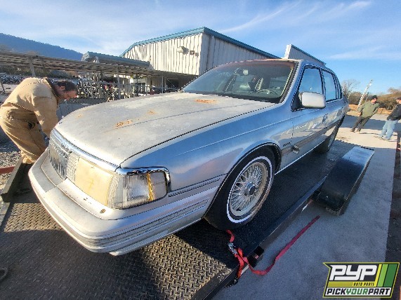 1992 LINCOLN CONTINENTAL available for parts