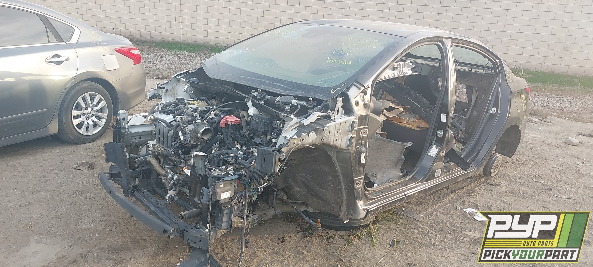 2021 NISSAN VERSA partes disponibles