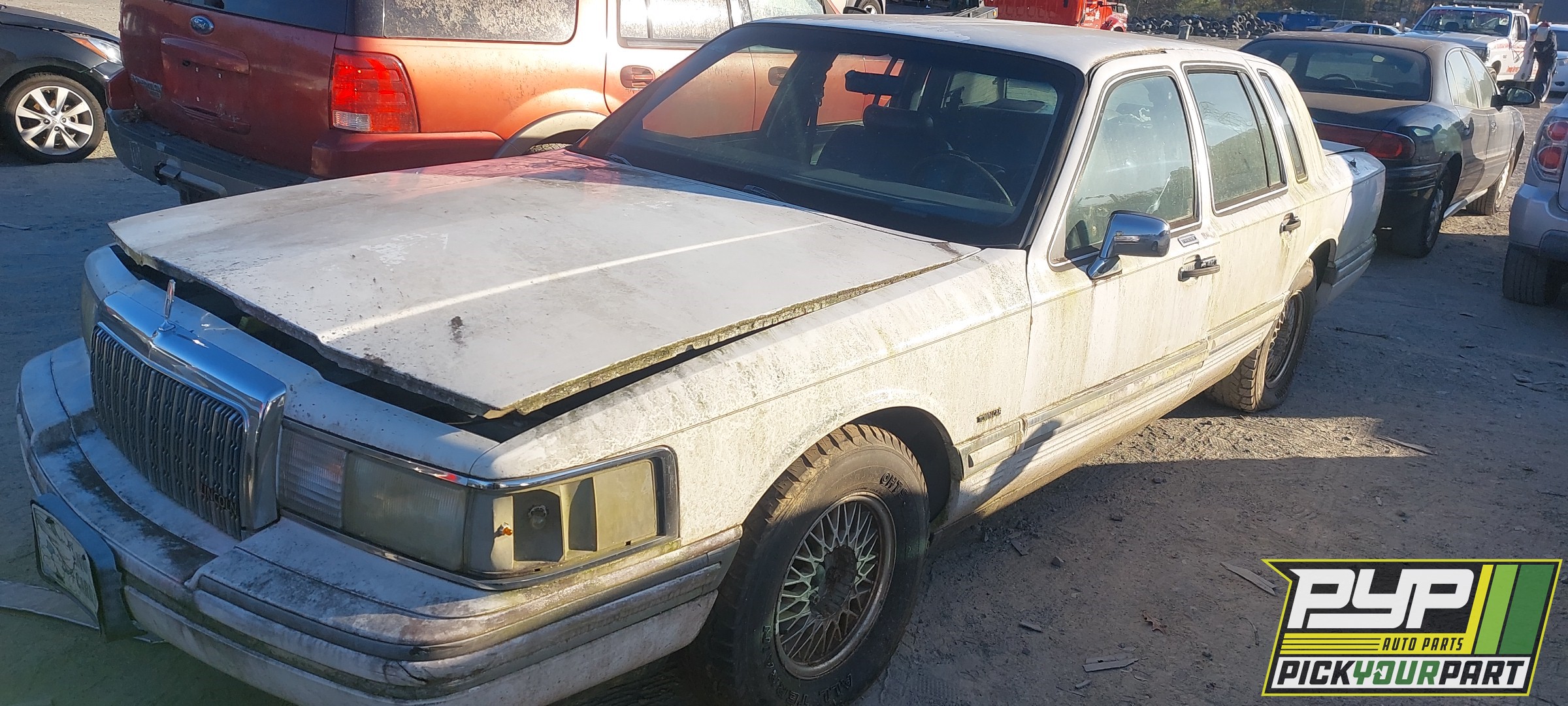 1994 LINCOLN TOWN CAR available for parts