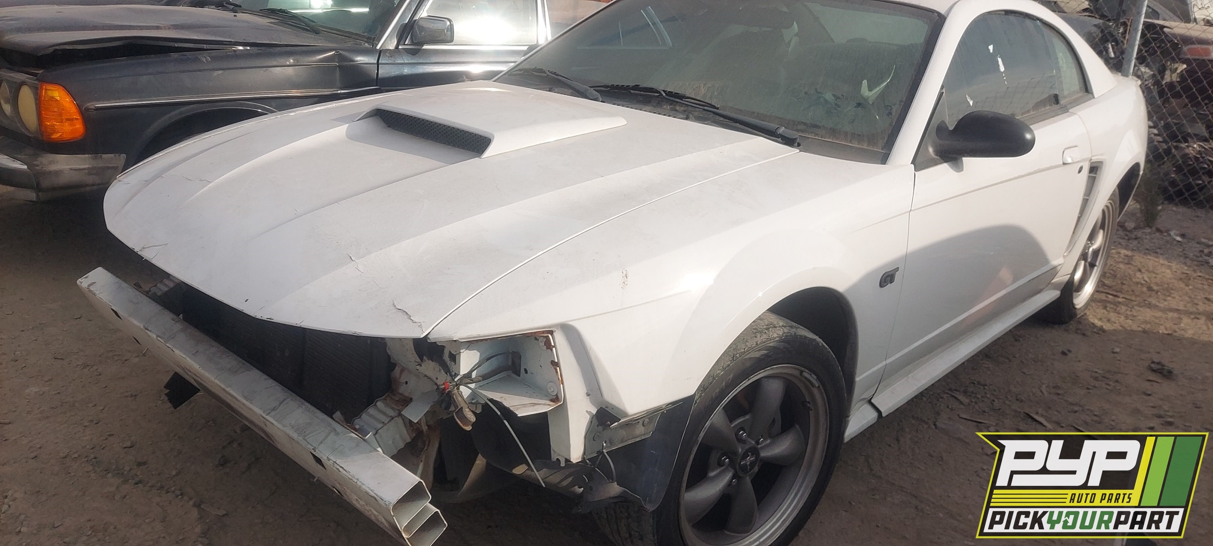 2001 FORD MUSTANG available for parts
