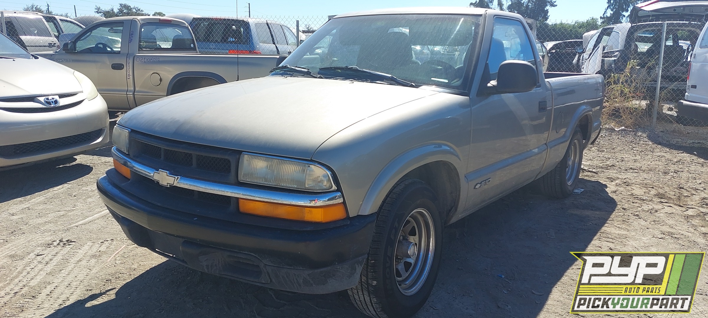 1998 CHEVROLET S10 available for parts