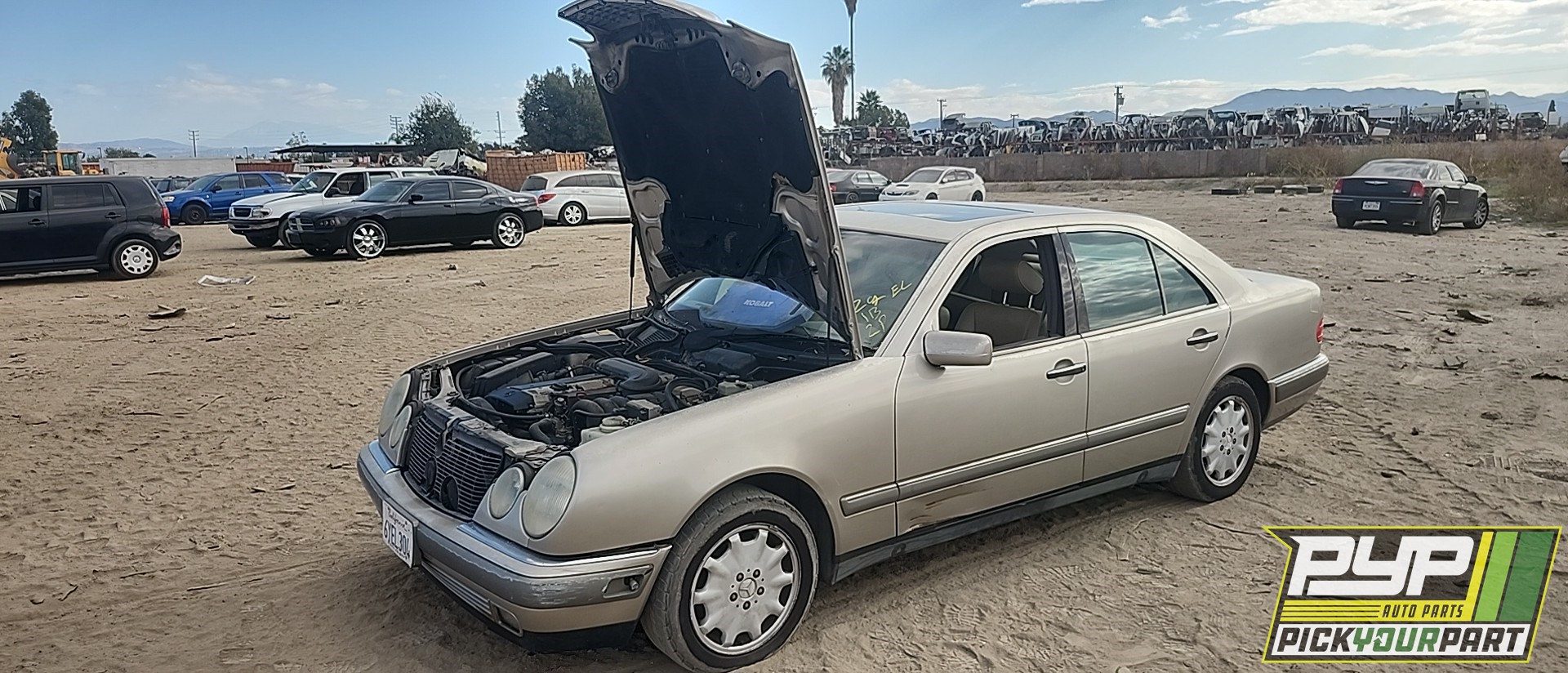1997 MERCEDES-BENZ E320 available for parts