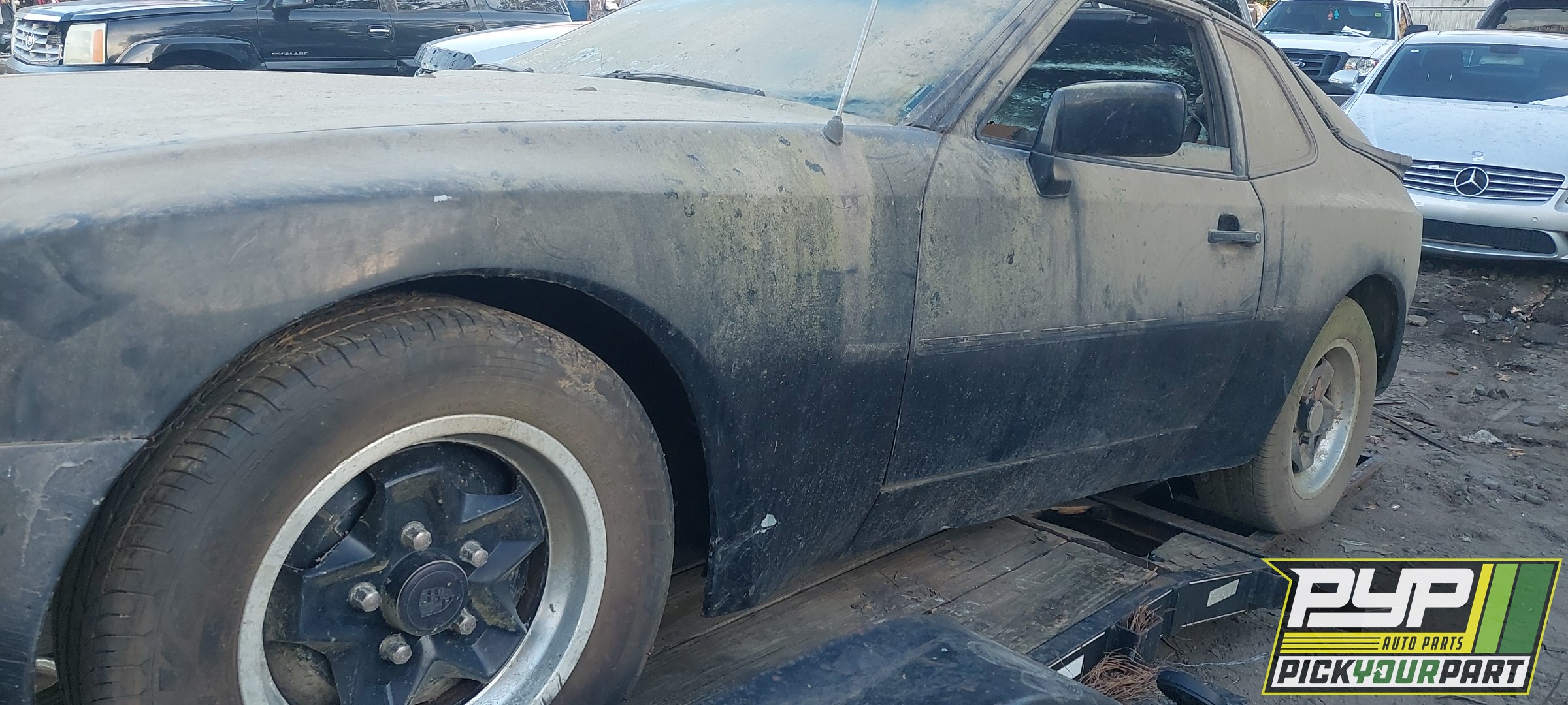 1983 PORSCHE 944 partes disponibles