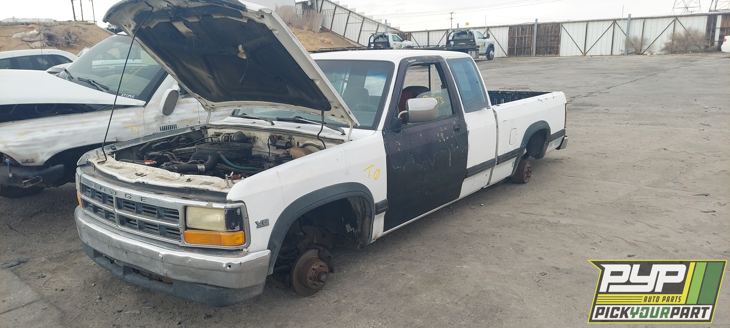 1993 DODGE DAKOTA available for parts