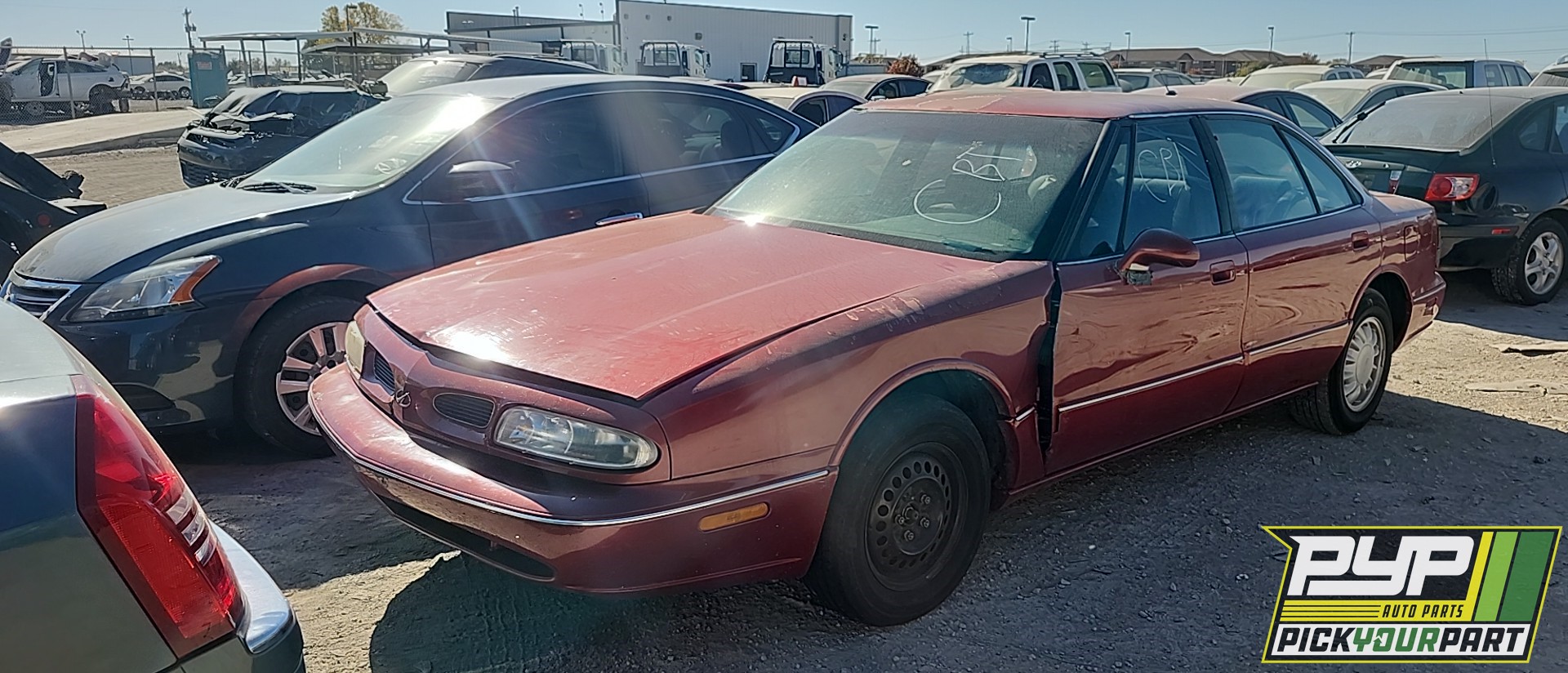 1999 OLDSMOBILE 88 available for parts
