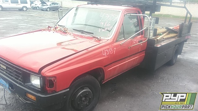1986 TOYOTA PICKUP partes disponibles