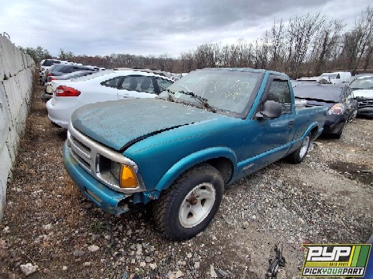 1995 CHEVROLET S10 available for parts