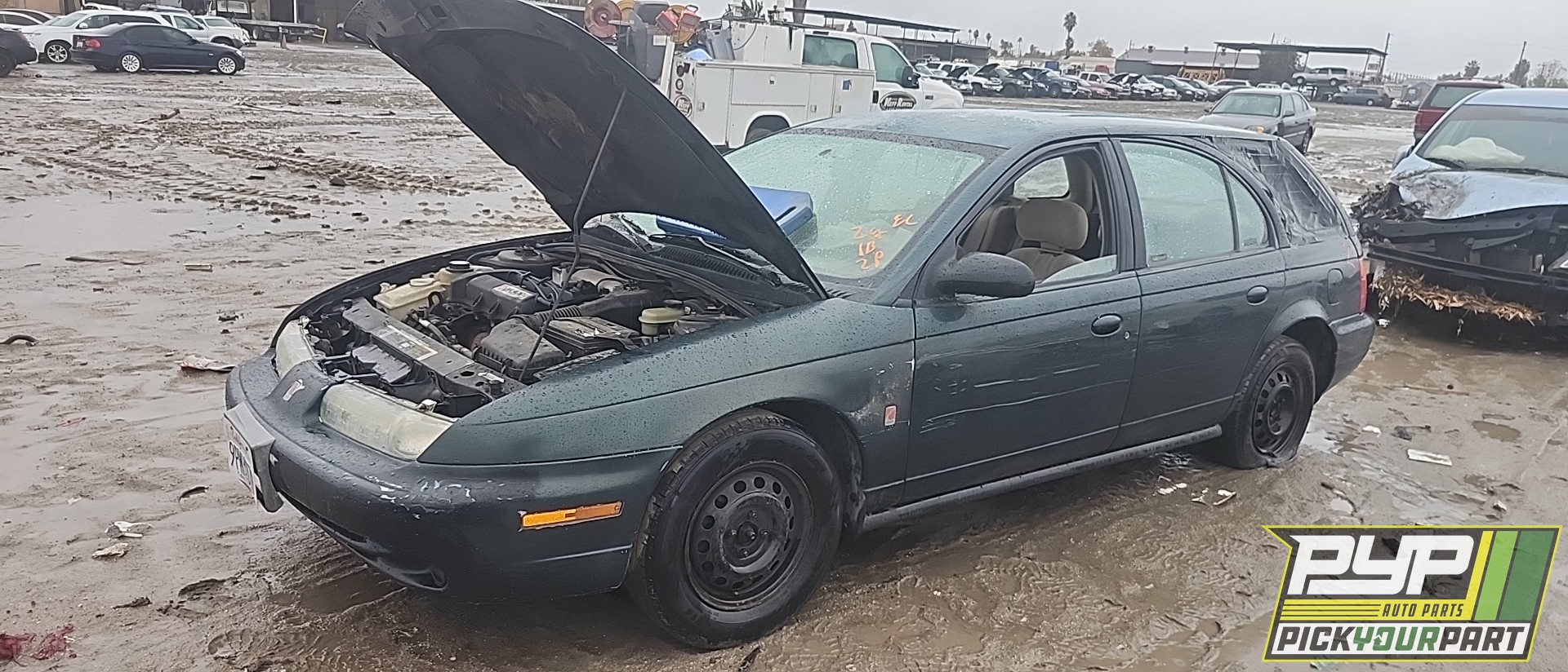 1998 SATURN SW2 available for parts
