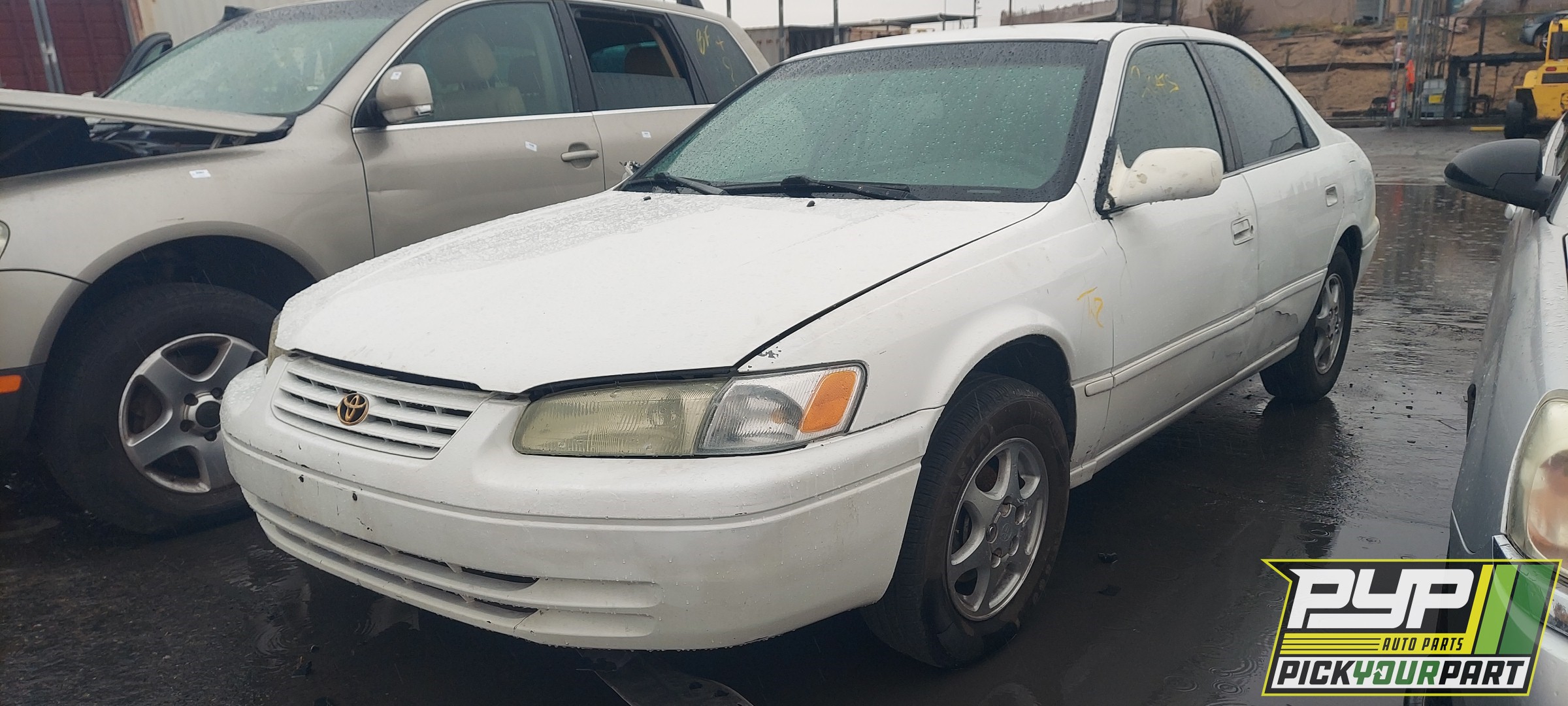 1997 TOYOTA CAMRY available for parts