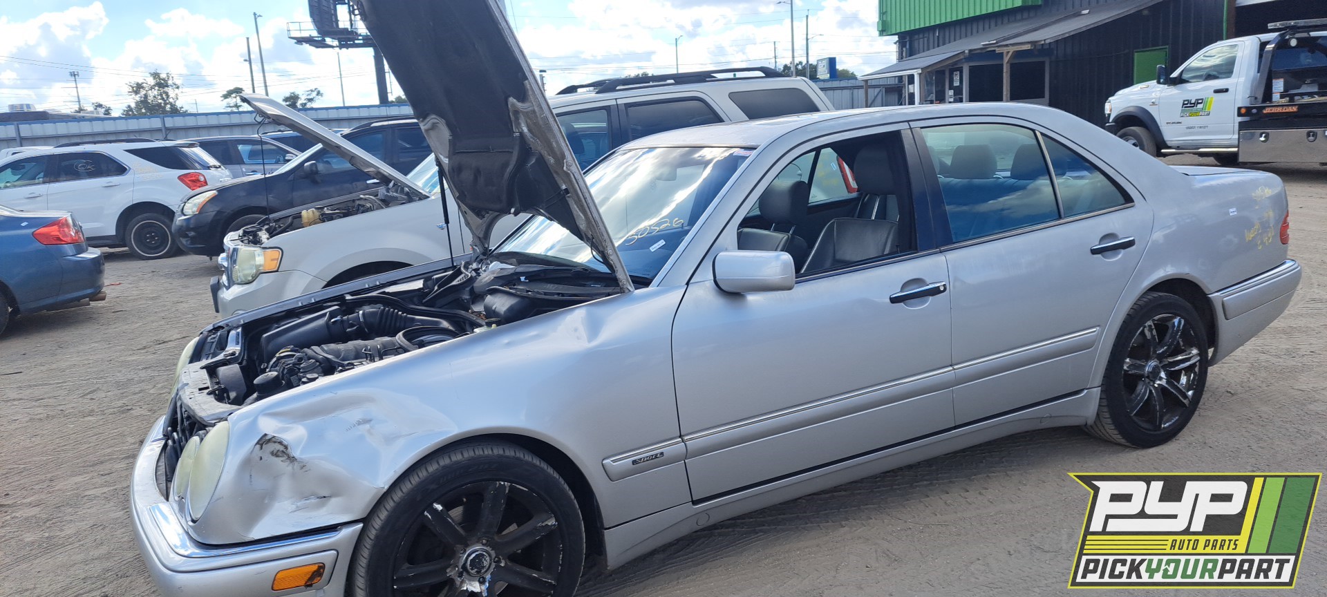 1998 MERCEDES-BENZ E430 partes disponibles