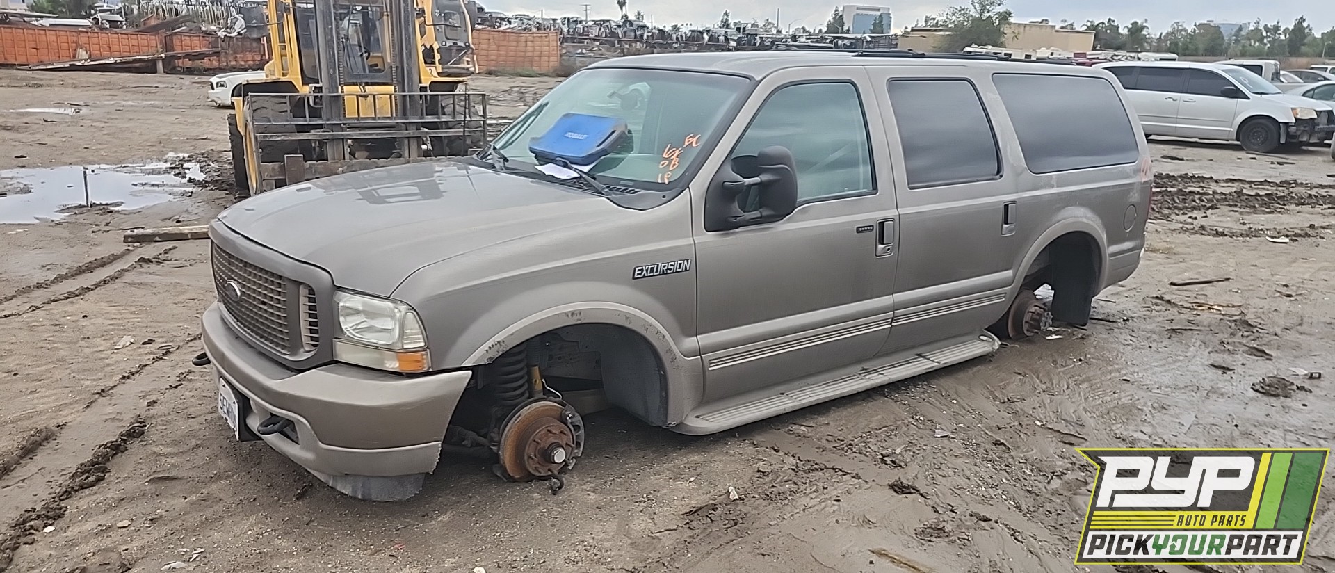 2003 FORD EXCURSION available for parts