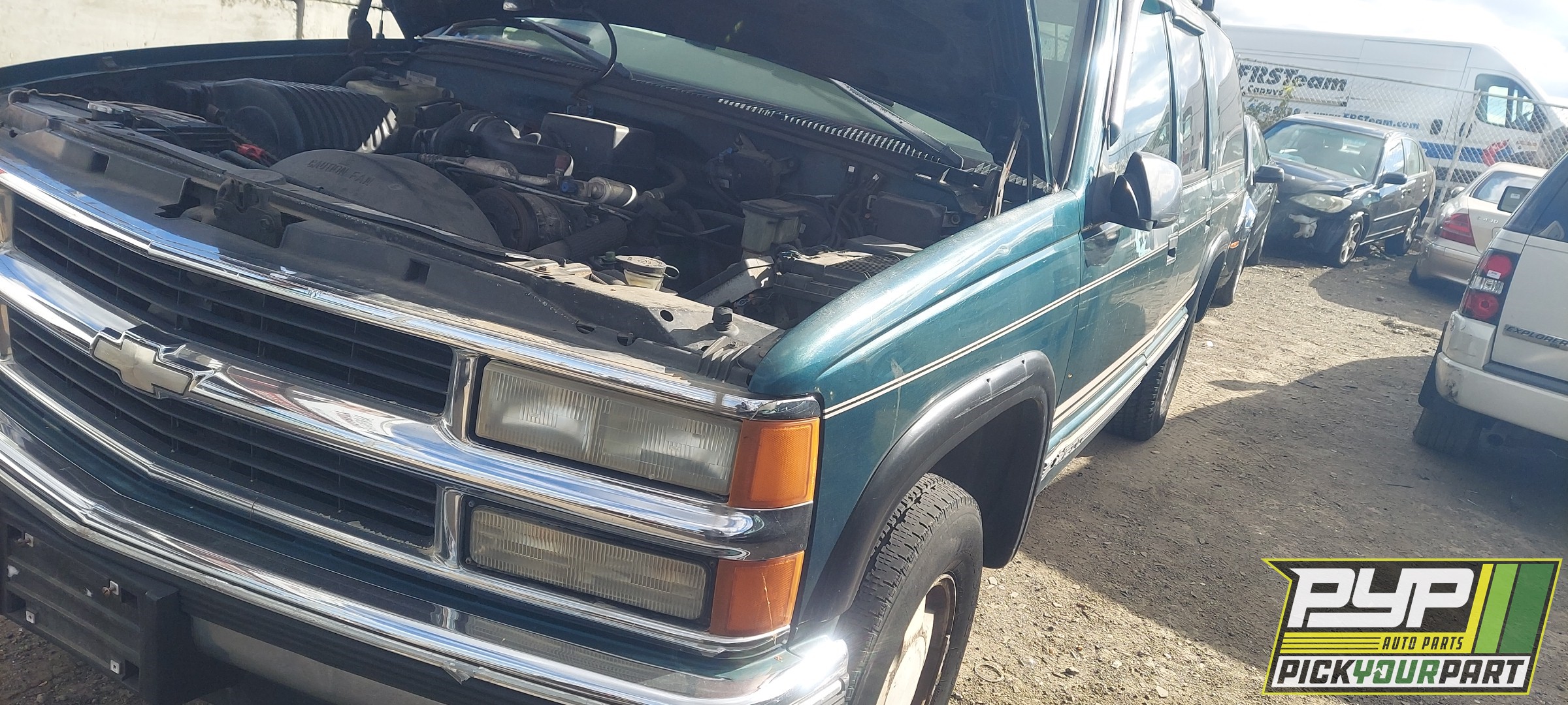 1999 CHEVROLET K1500 SUBURBAN available for parts