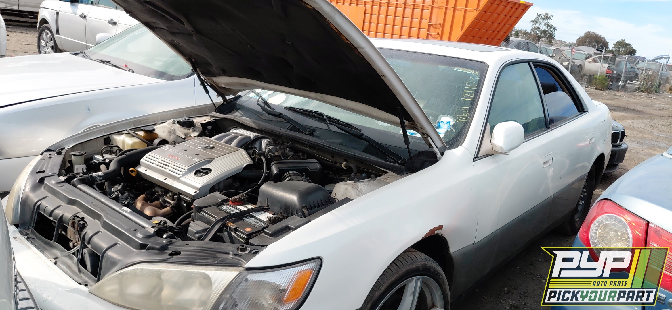 1999 LEXUS ES300 available for parts