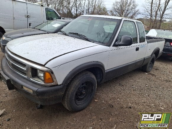 1997 CHEVROLET S10 available for parts