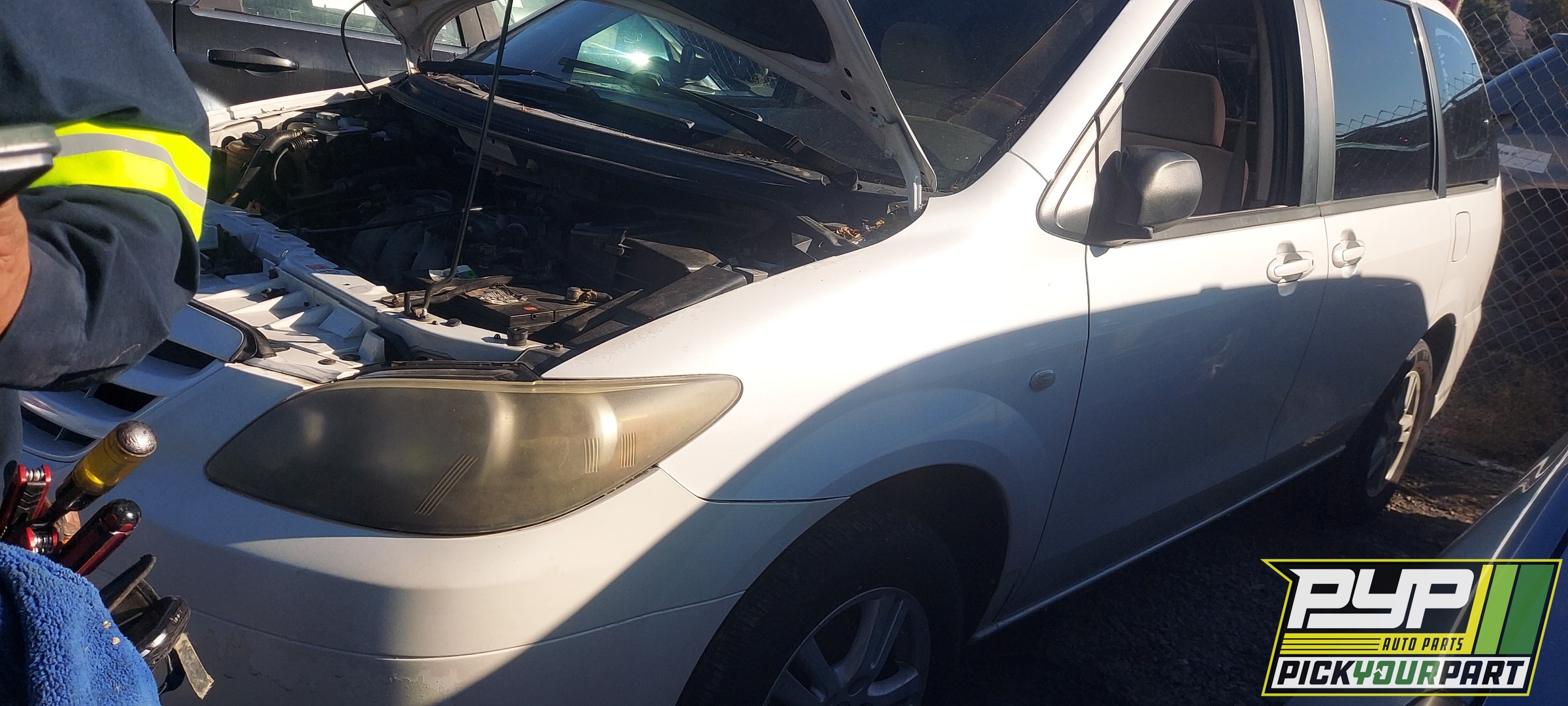 2004 MAZDA MPV available for parts