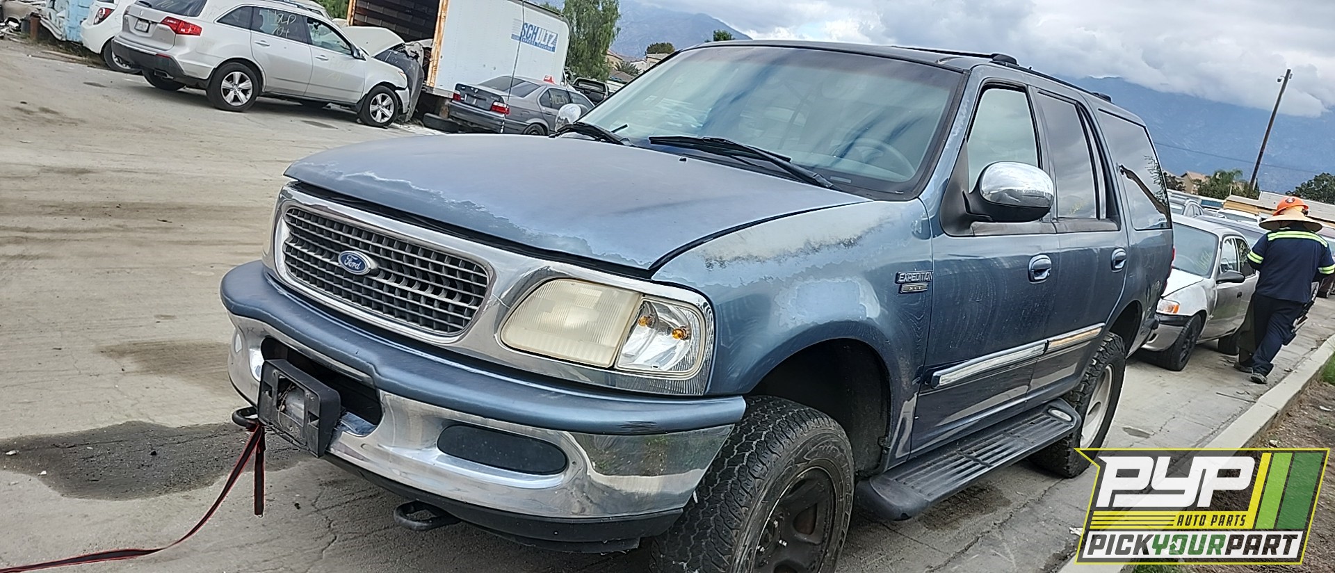 1998 FORD EXPEDITION available for parts