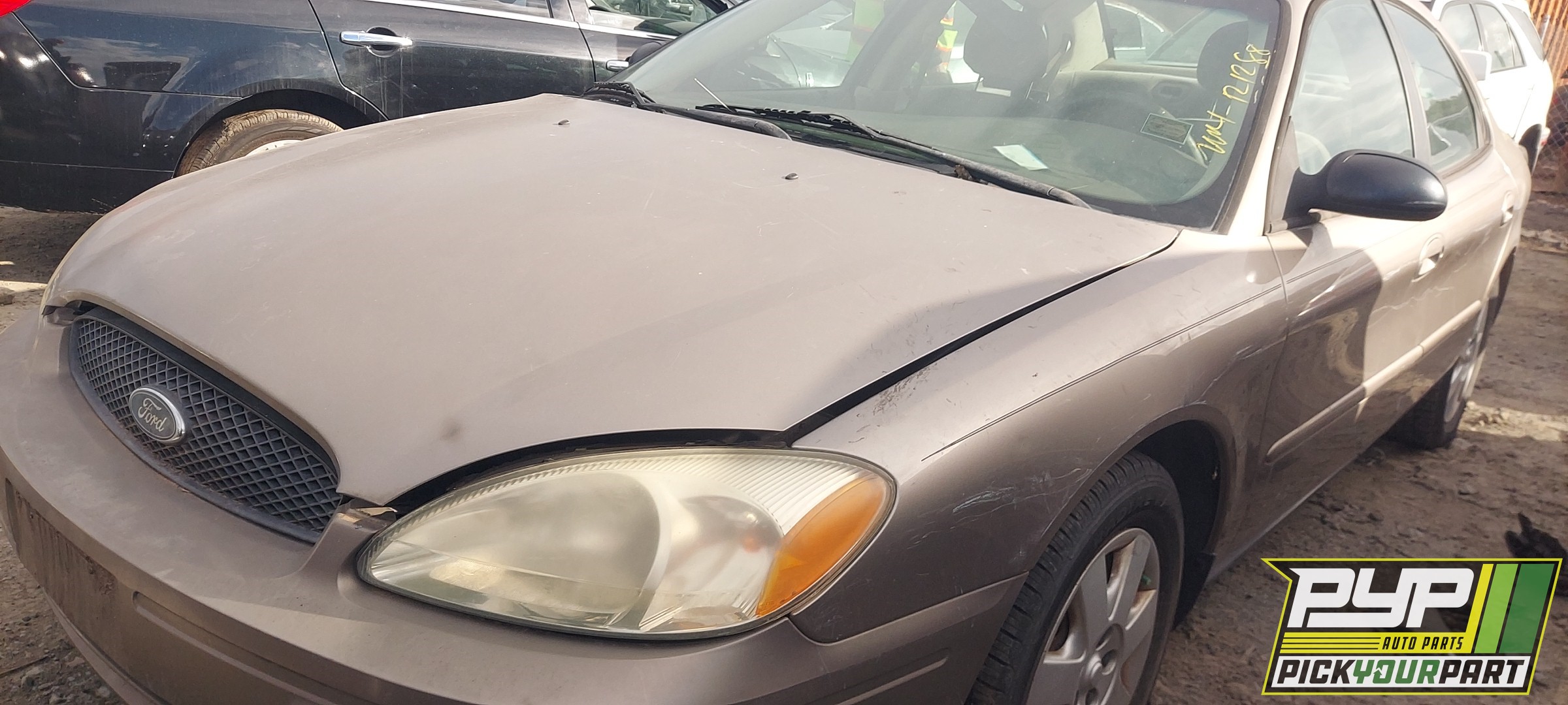 2005 FORD TAURUS available for parts