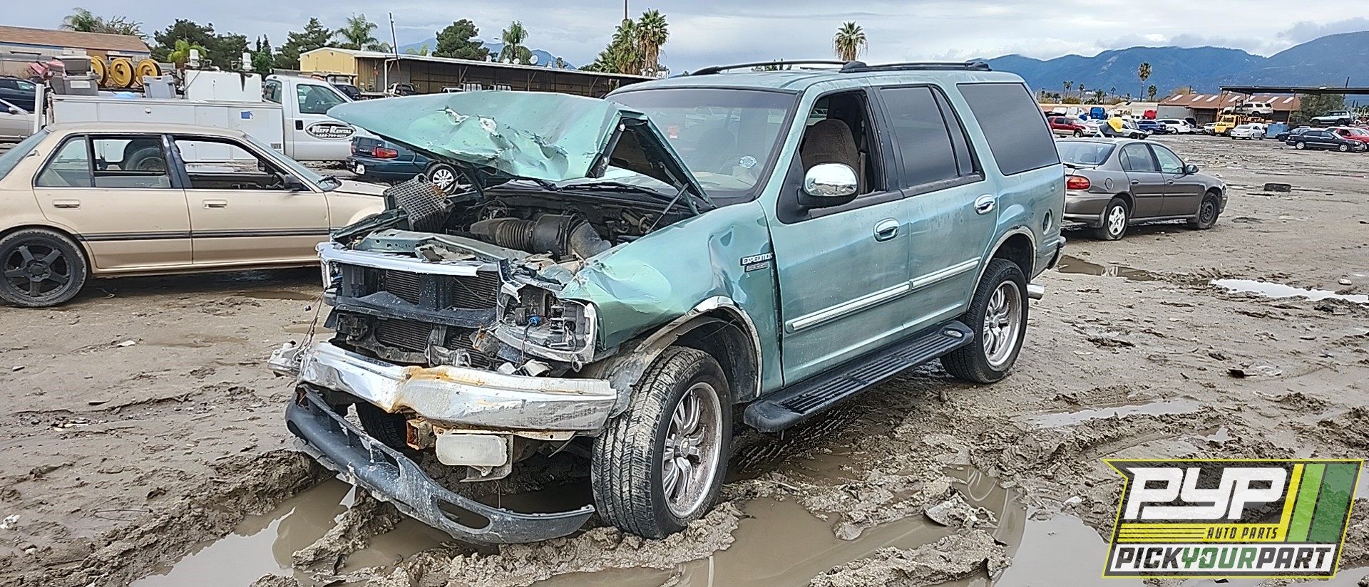 1998 FORD EXPEDITION available for parts