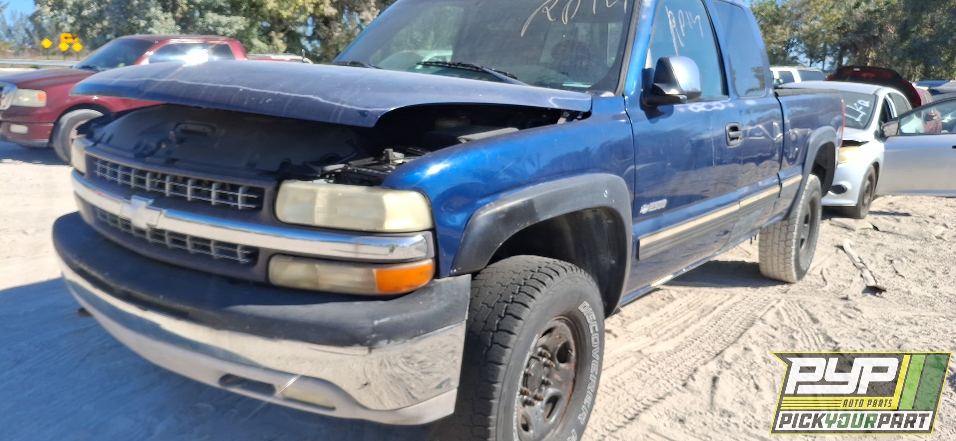 1999 CHEVROLET SILVERADO 2500 available for parts
