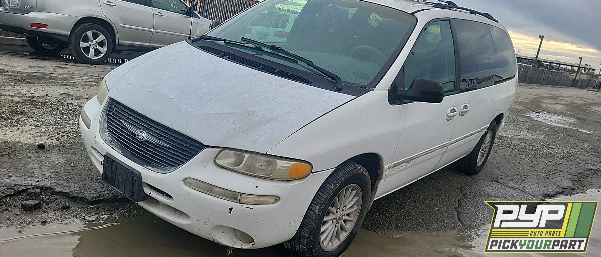 1999 CHRYSLER TOWN & COUNTRY partes disponibles