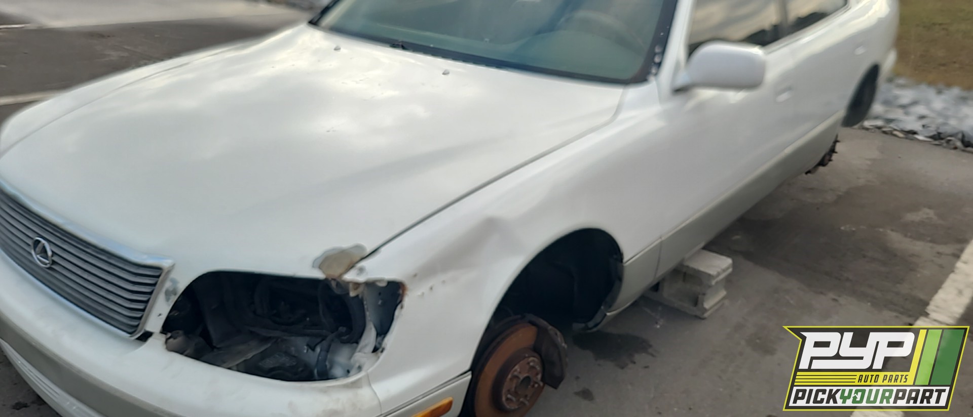 2000 LEXUS LS400 available for parts