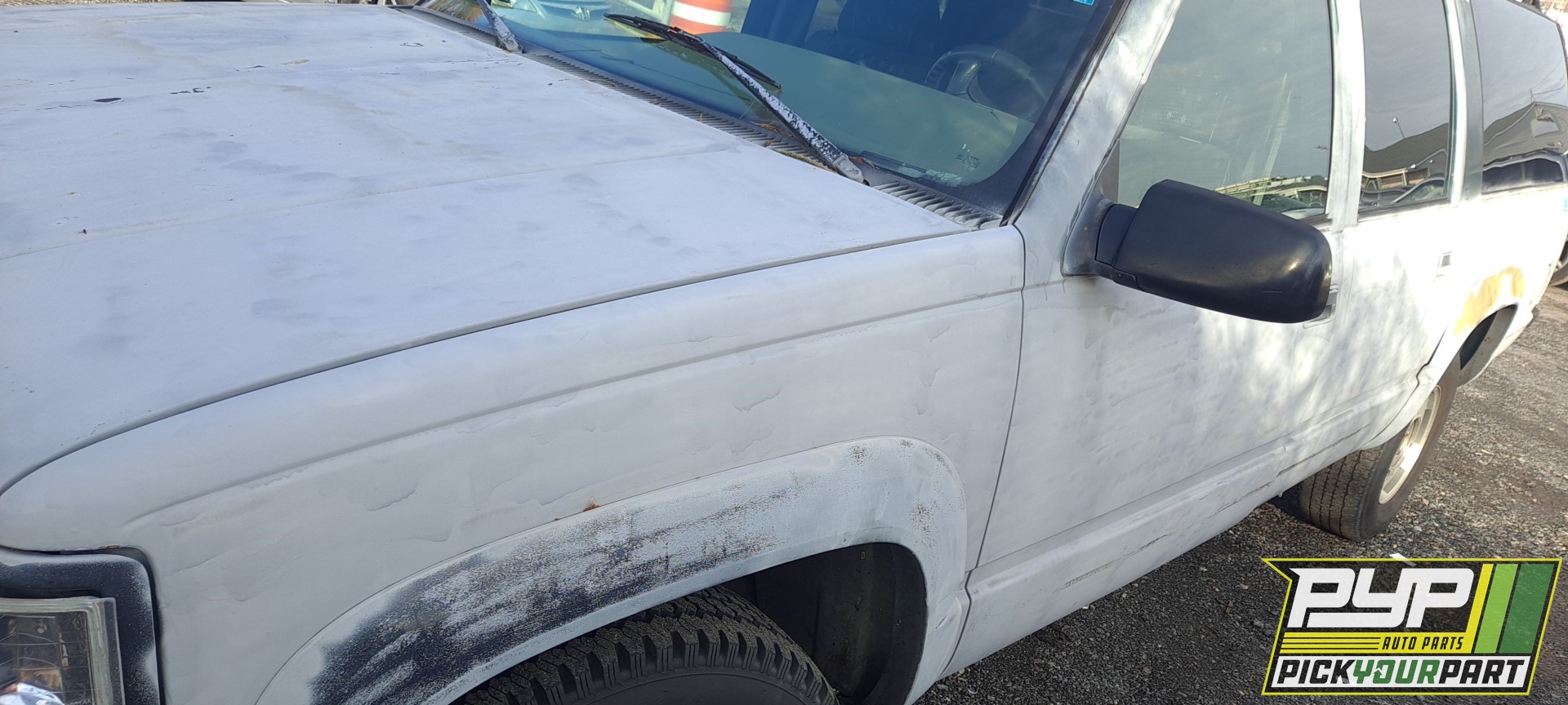 1995 CHEVROLET K1500 SUBURBAN available for parts
