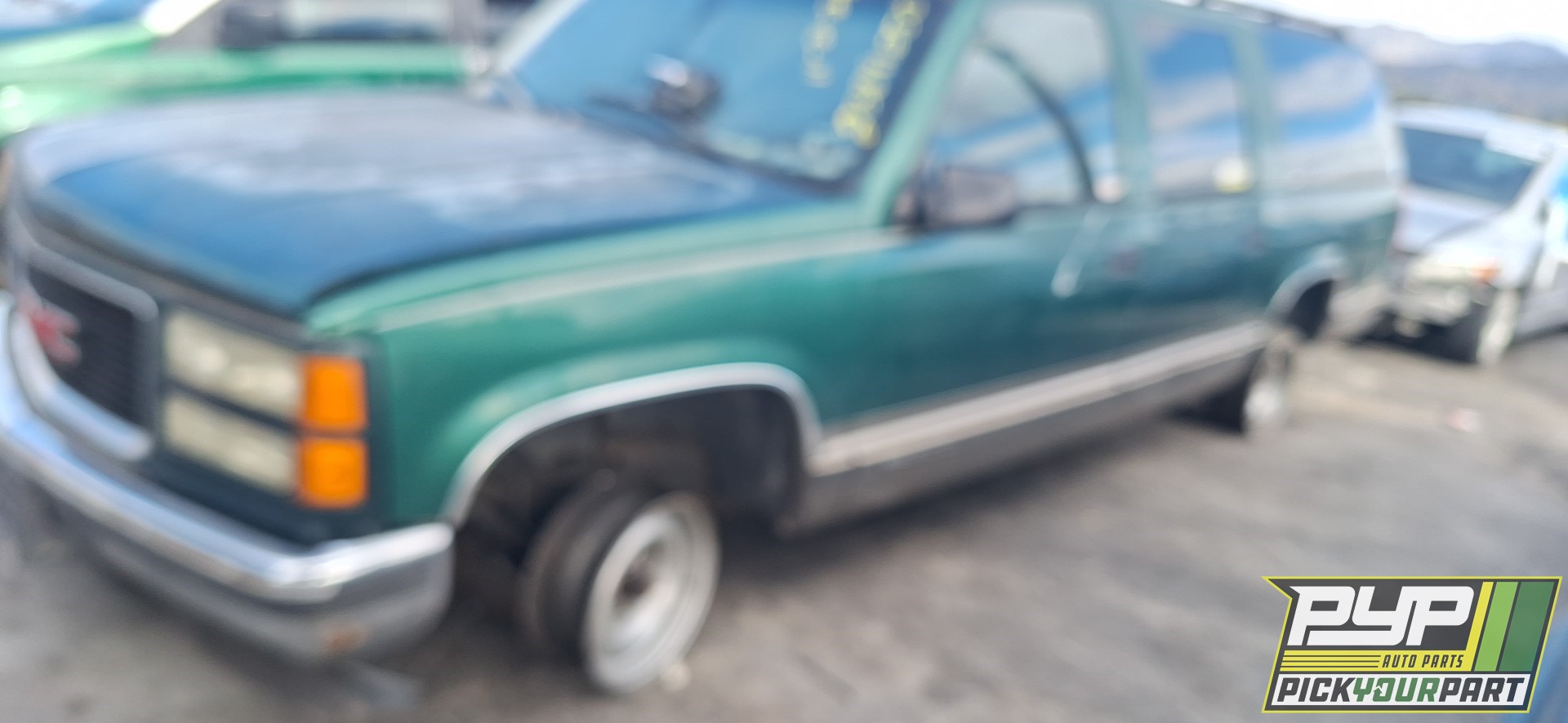 1999 GMC C1500 SUBURBAN available for parts