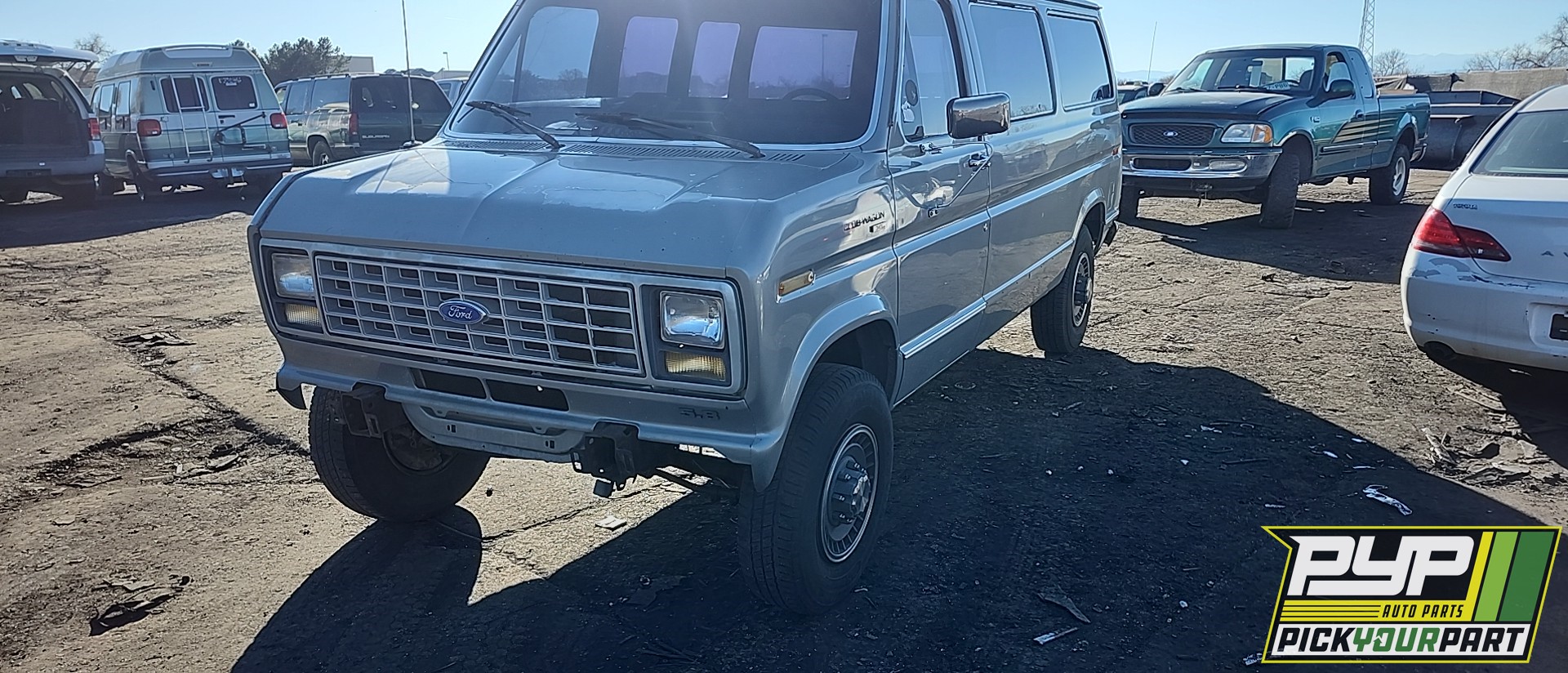 1990 FORD E-250 ECONOLINE CLUB WAGON available for parts