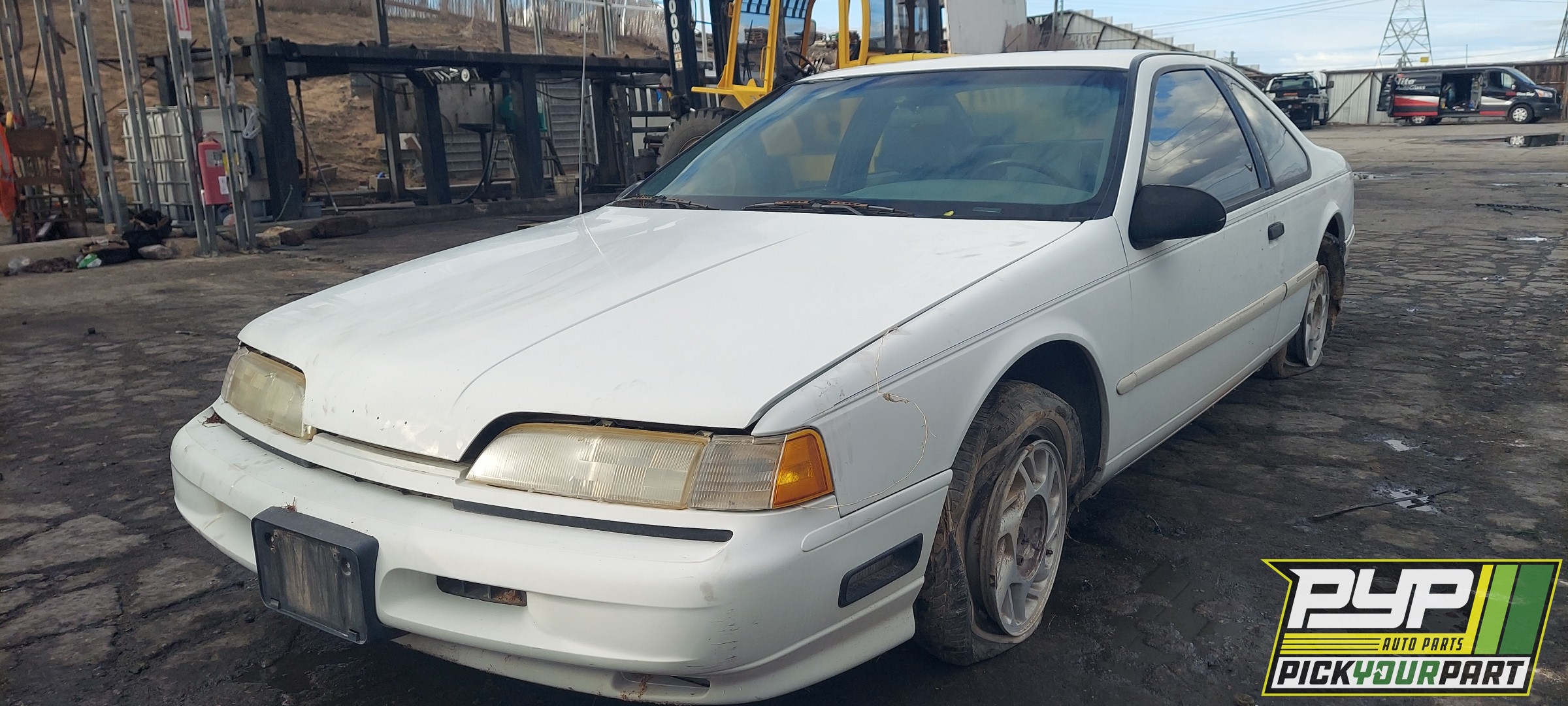 1992 FORD THUNDERBIRD partes disponibles