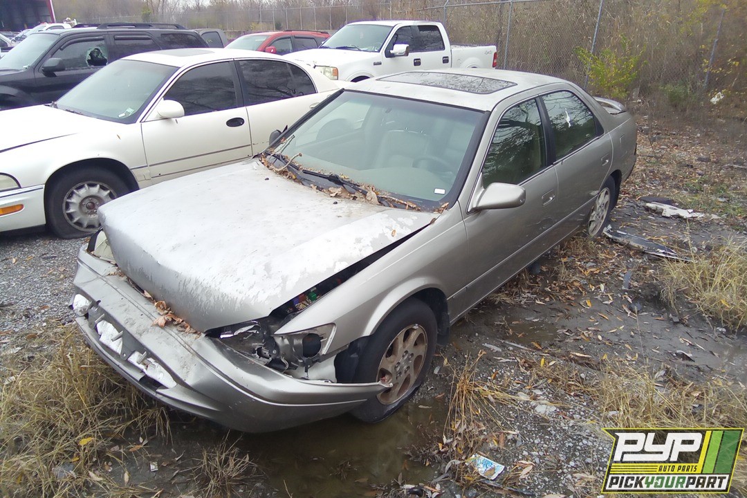 1999 TOYOTA CAMRY available for parts