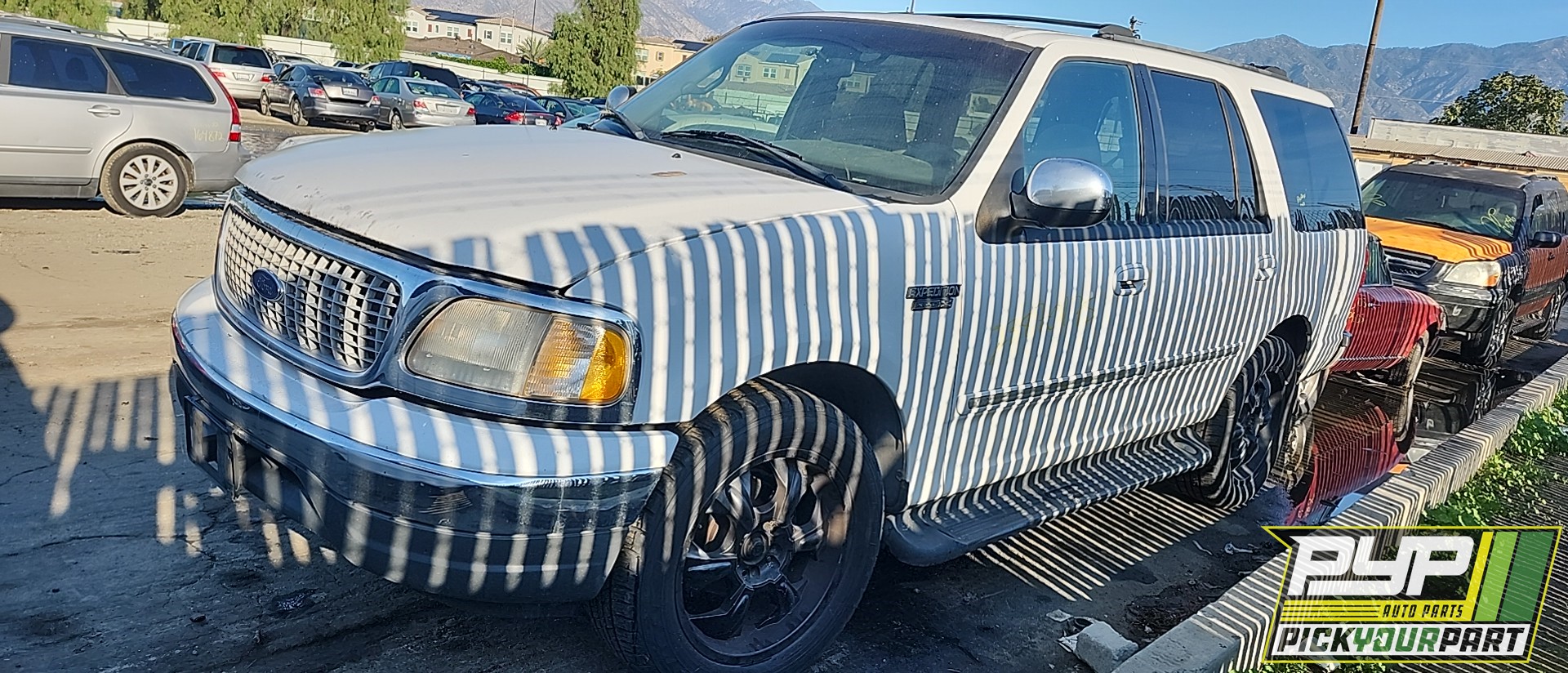 1999 FORD EXPEDITION available for parts