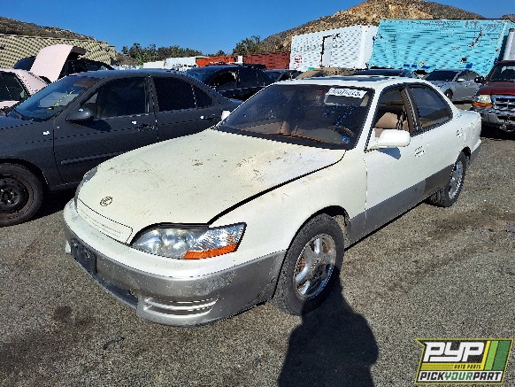 1995 LEXUS ES300 available for parts