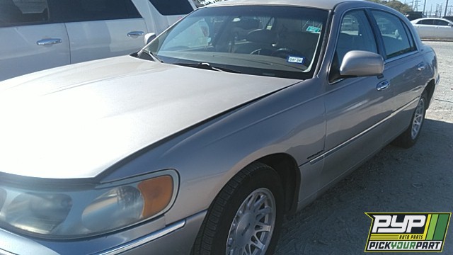 1999 LINCOLN TOWN CAR available for parts