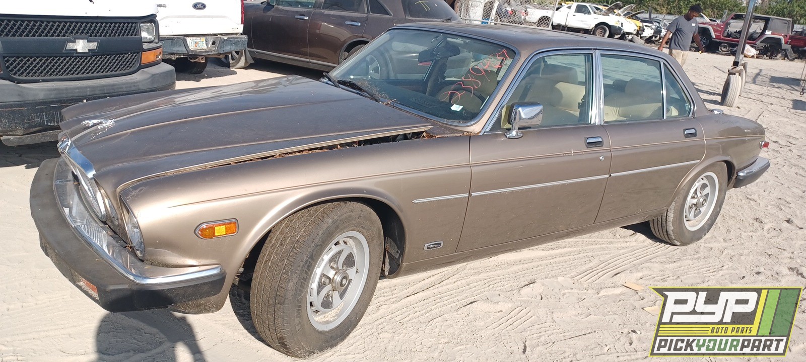 1987 JAGUAR VANDEN PLAS available for parts