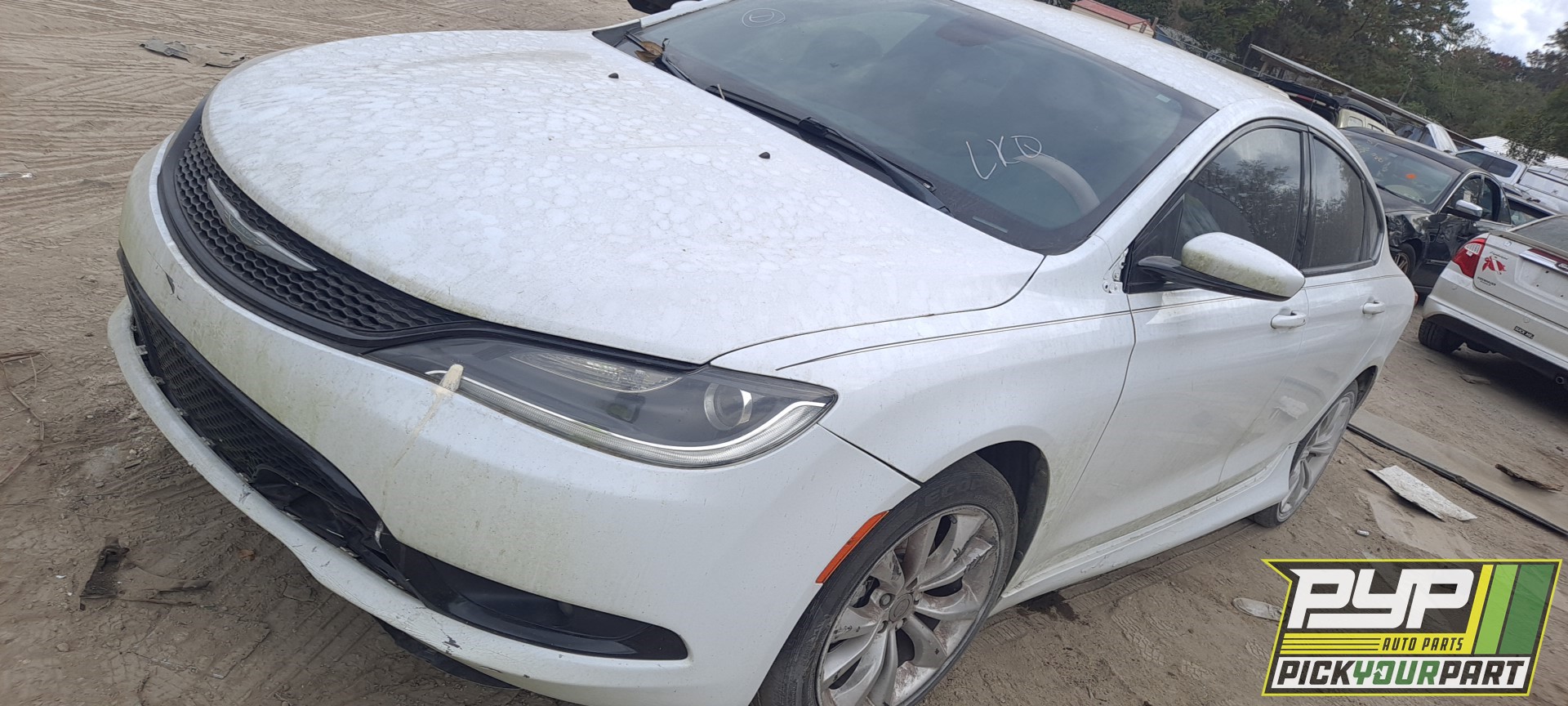 2015 CHRYSLER 200 available for parts