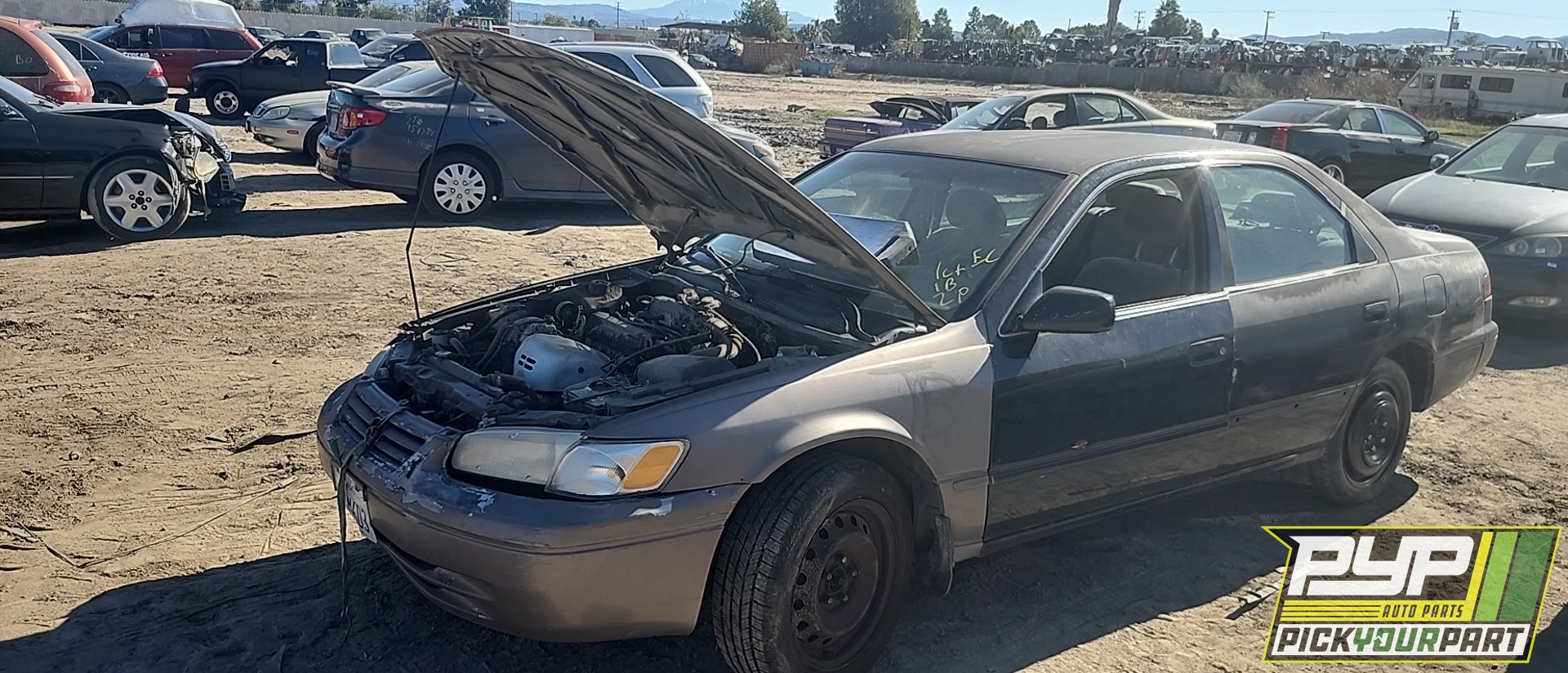 1997 TOYOTA CAMRY available for parts
