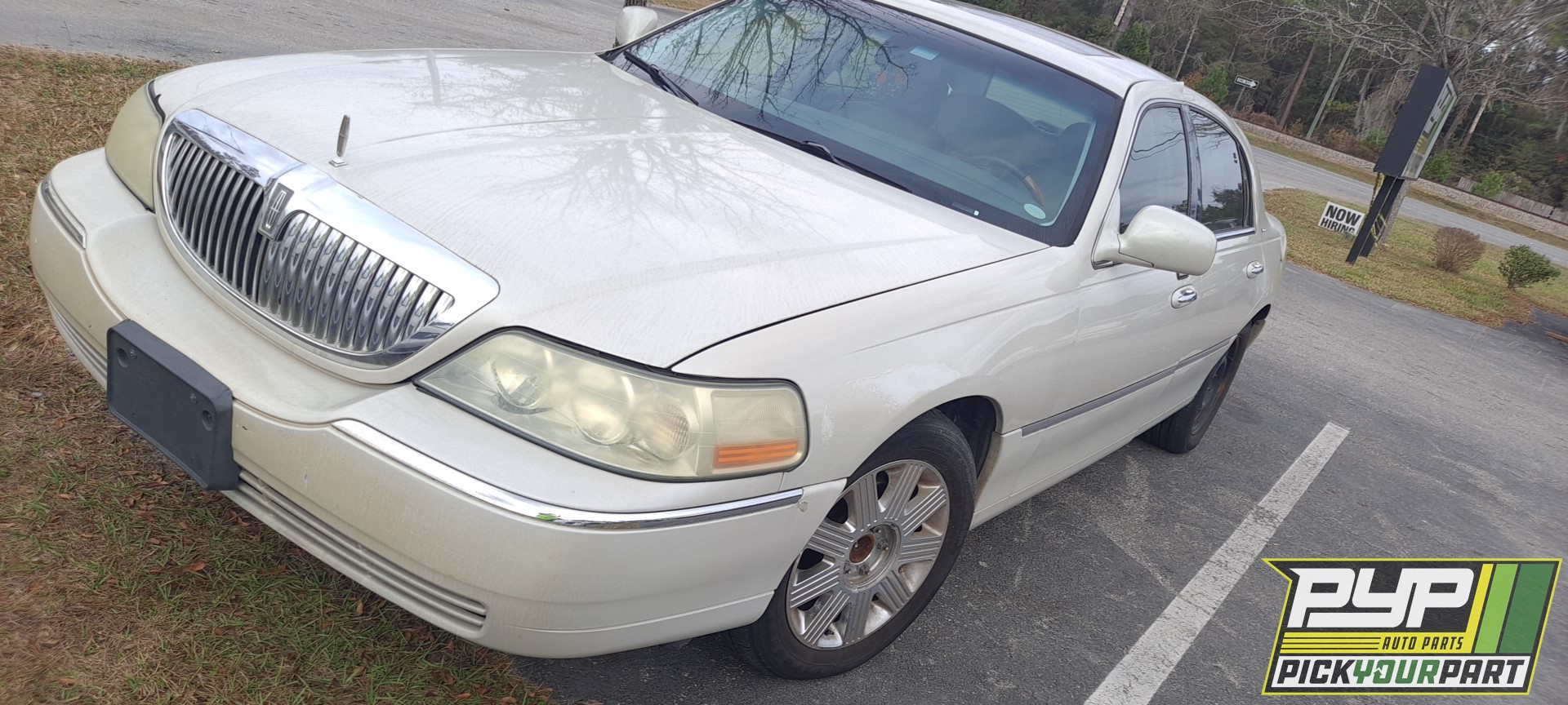 2004 LINCOLN TOWN CAR available for parts